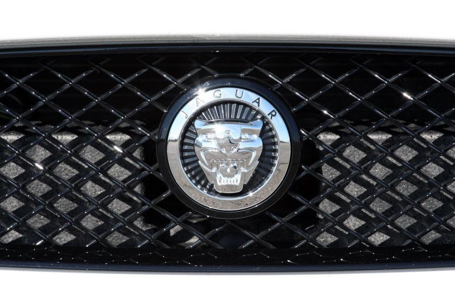  Jaguar XKR-S 2012 года  (фото 41 из 82)